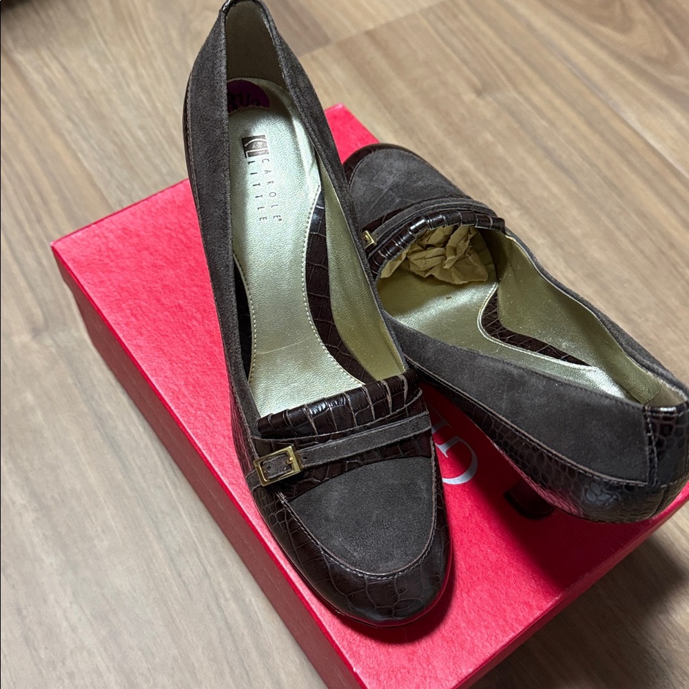 Chic Brown Suede Heels with Croc Accents
